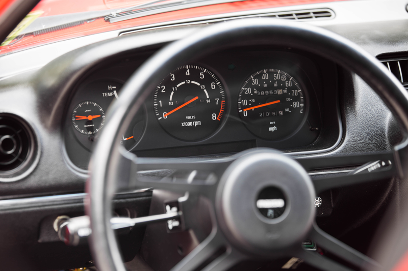 Illustration for article titled The Original Mazda RX-7 Drives Like a Humming, Thrumming, Living Animal